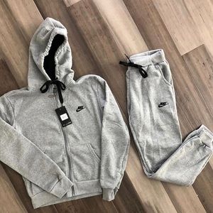 Nike sets